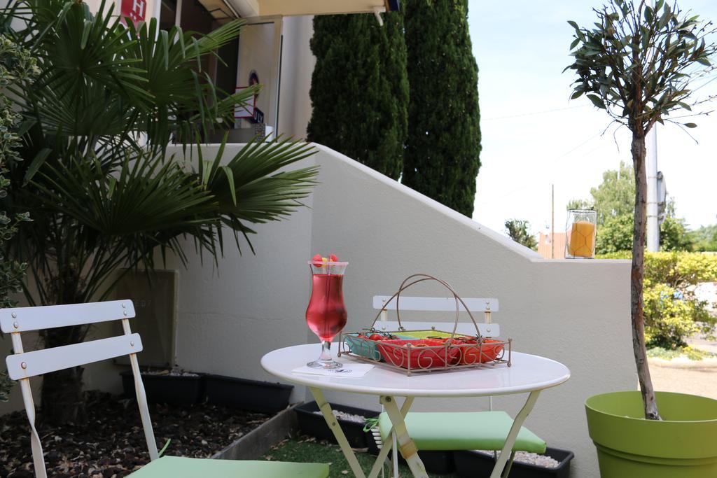 The Originals City, Hôtel Dau Ly, Lyon Est  Bron Exterior foto