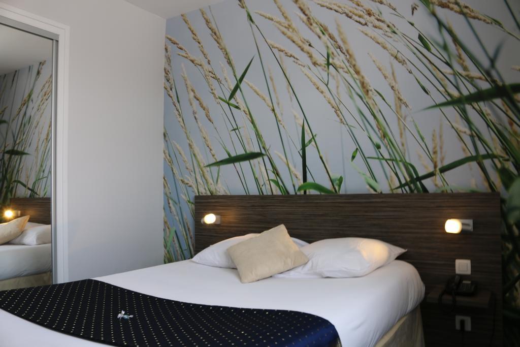 The Originals City, Hôtel Dau Ly, Lyon Est  Bron Exterior foto