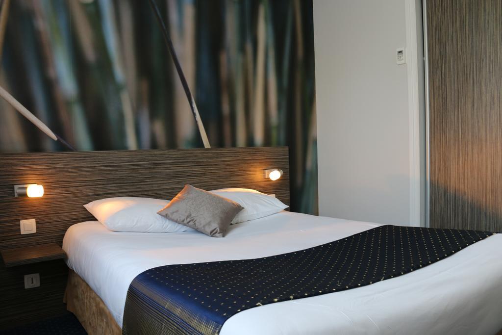 The Originals City, Hôtel Dau Ly, Lyon Est  Bron Exterior foto