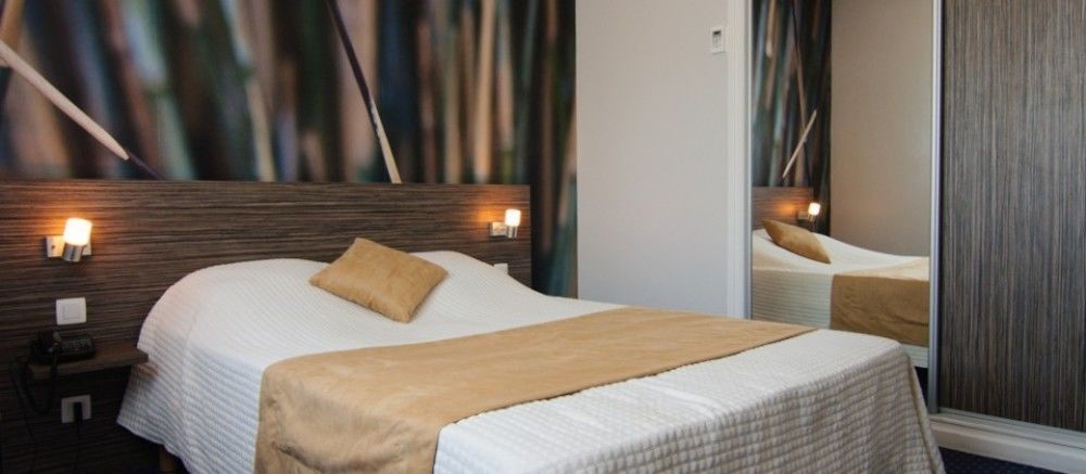 The Originals City, Hôtel Dau Ly, Lyon Est  Bron Exterior foto