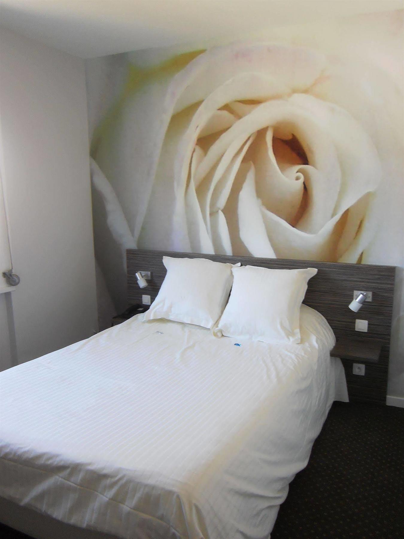 The Originals City, Hôtel Dau Ly, Lyon Est  Bron Exterior foto