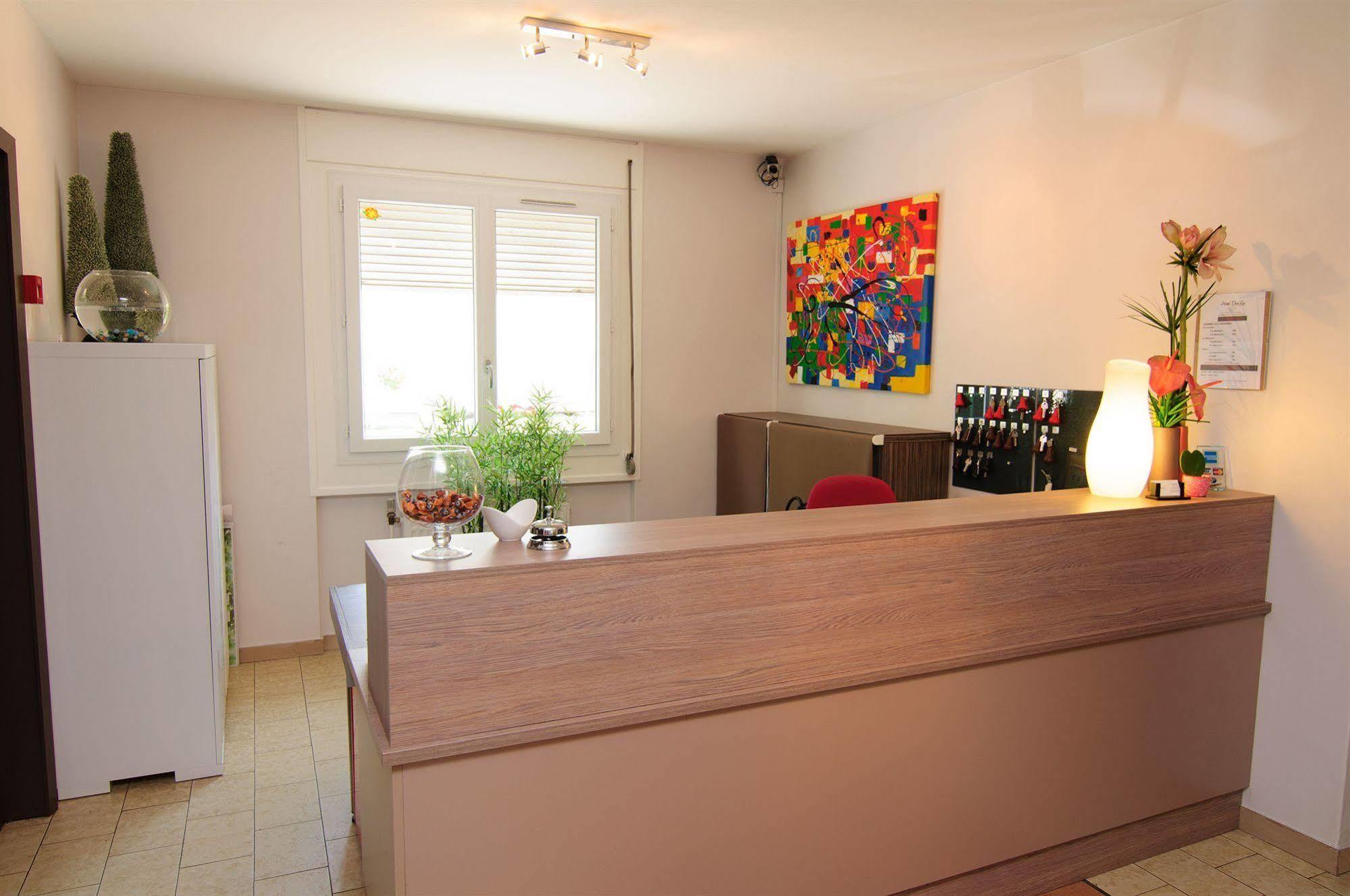 The Originals City, Hôtel Dau Ly, Lyon Est  Bron Exterior foto